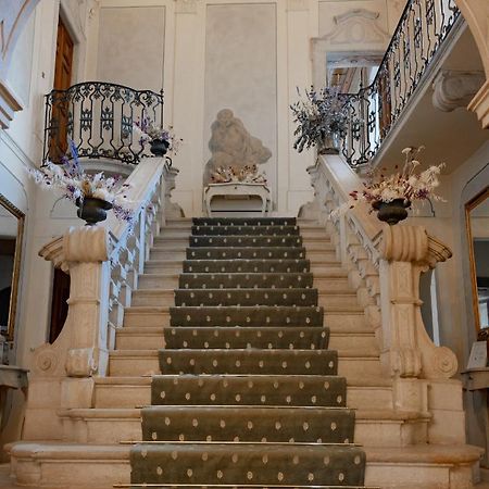 Hotel Palazzo Novello Монтикьяри Экстерьер фото