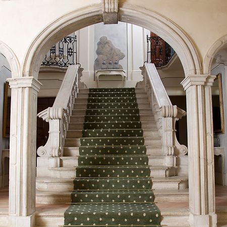 Hotel Palazzo Novello Монтикьяри Экстерьер фото