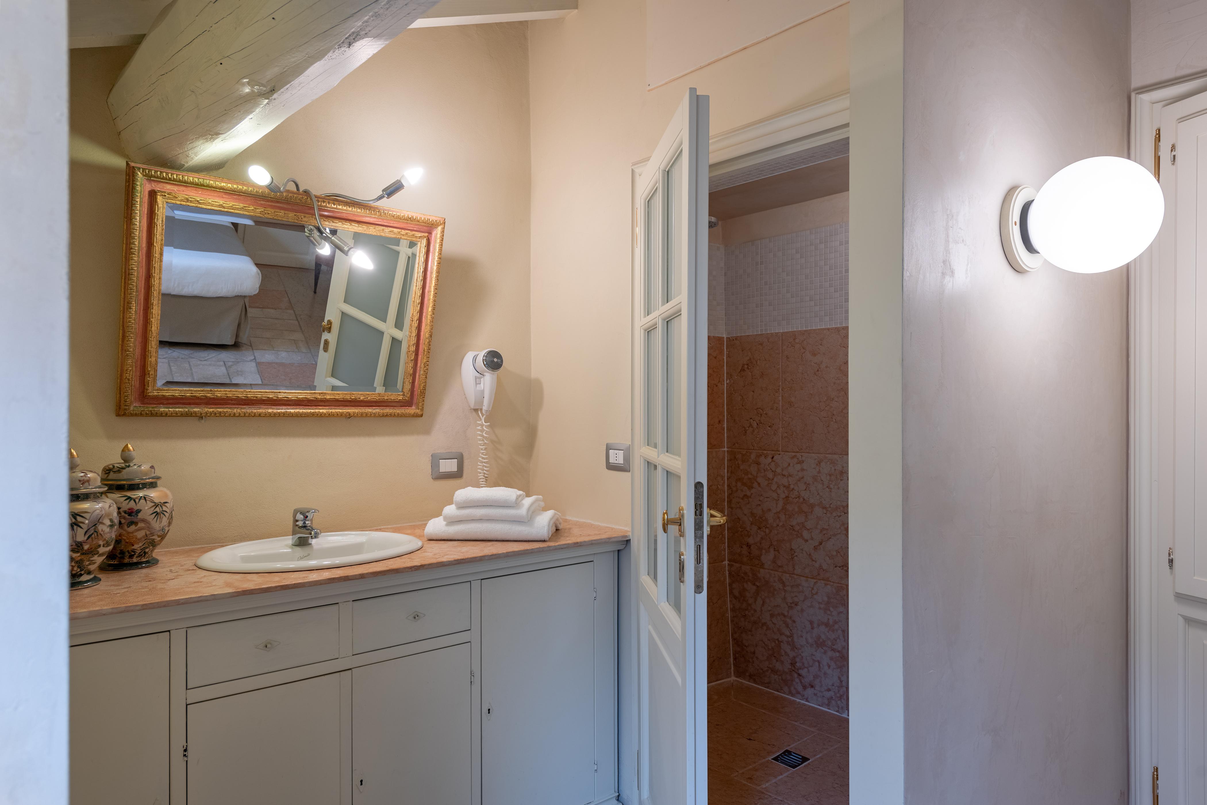Hotel Palazzo Novello Монтикьяри Экстерьер фото
