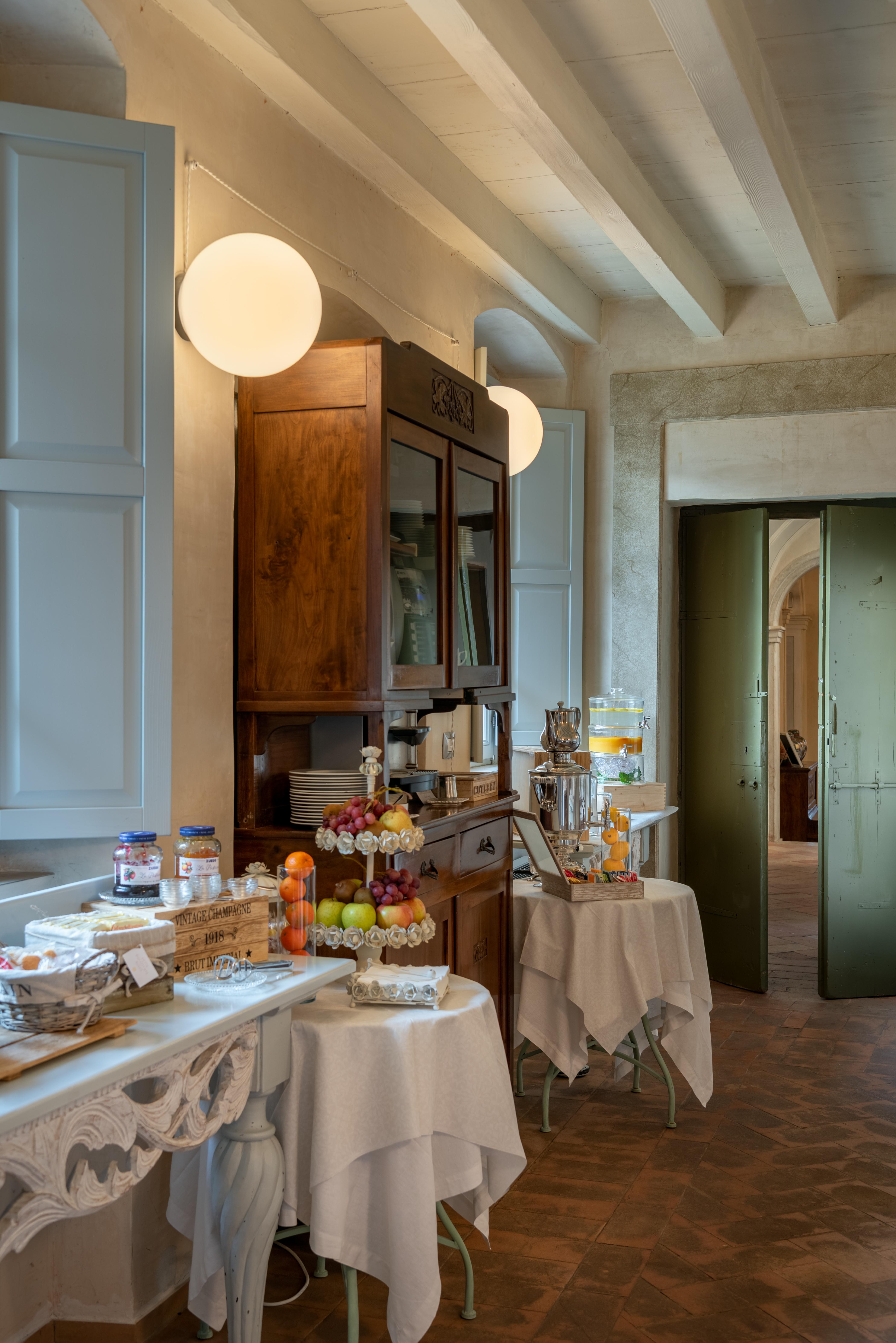 Hotel Palazzo Novello Монтикьяри Экстерьер фото
